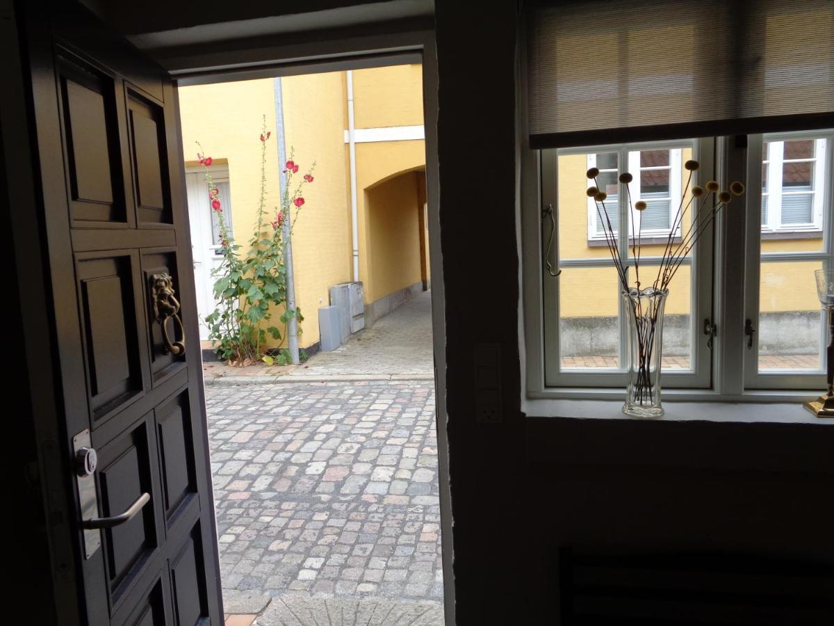 Dejligt Lille Byhus Fåborg Kültér fotó